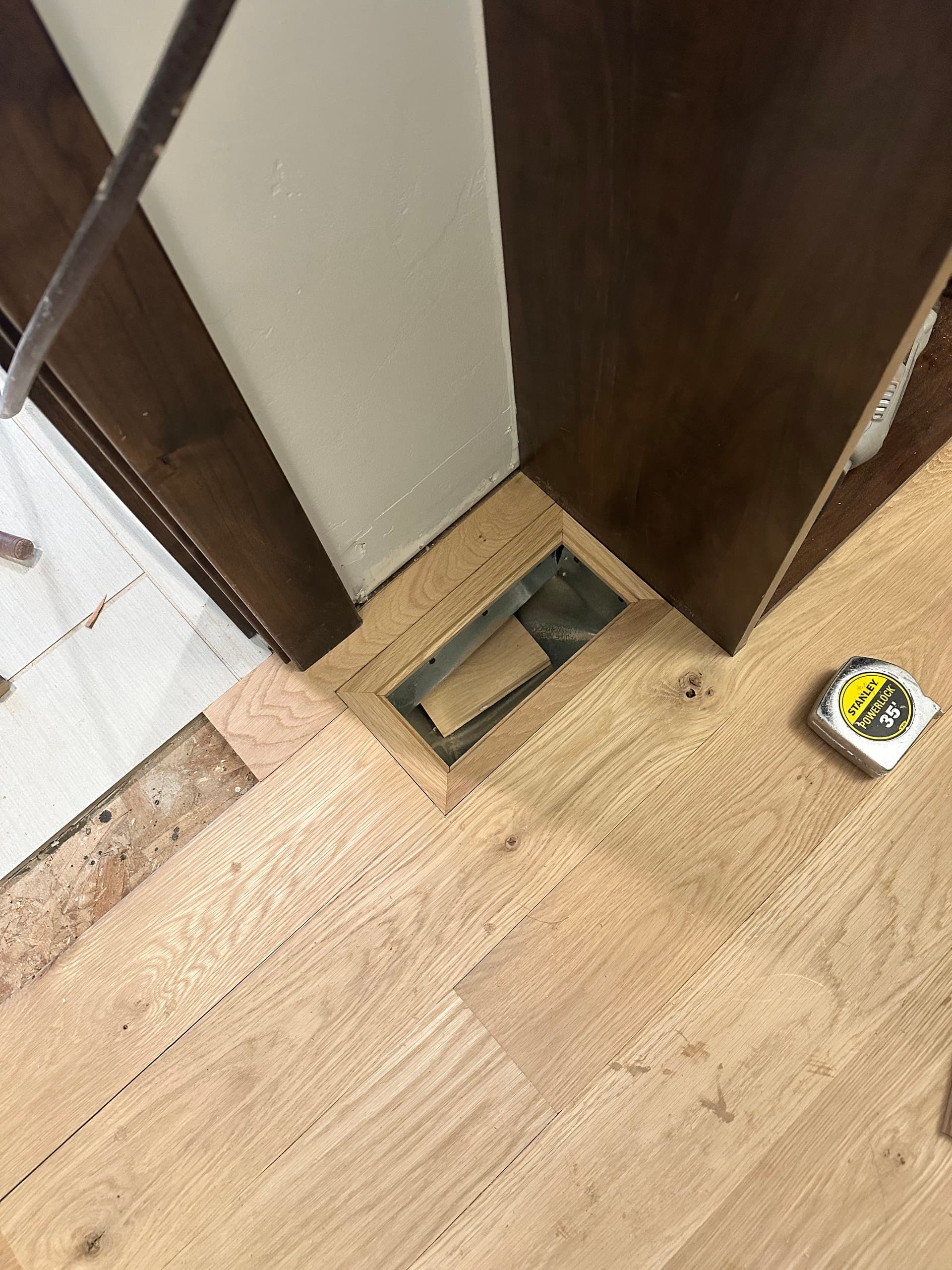 Gallery photos for 1,300 Sq Ft of 5 1/4" White Oak Hardwood Done Right: Image #4
