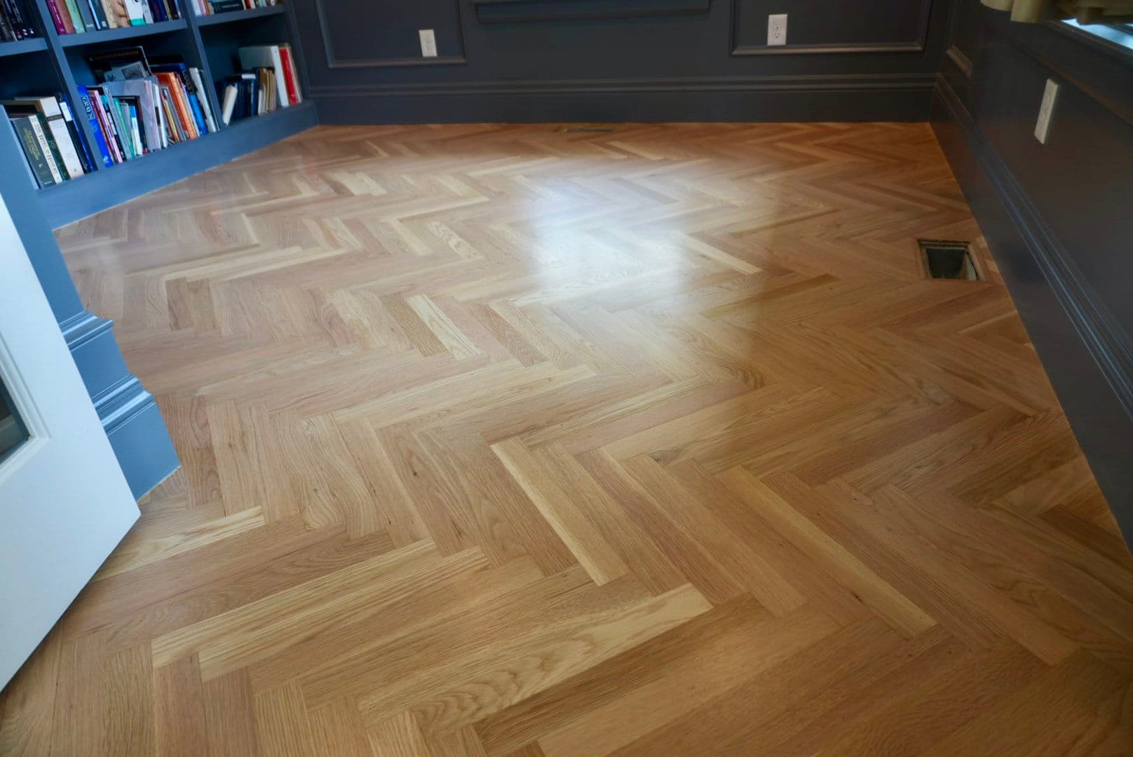 Gallery photos for White Oak Herringbone Hardwood Floors Spanning an Entire Home: Image #8